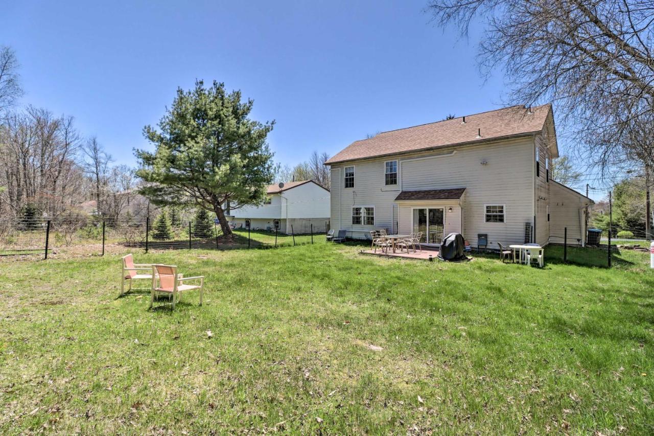 Colonial House In Quiet Area Near Camelback Resort Pocono Summit Exterior photo