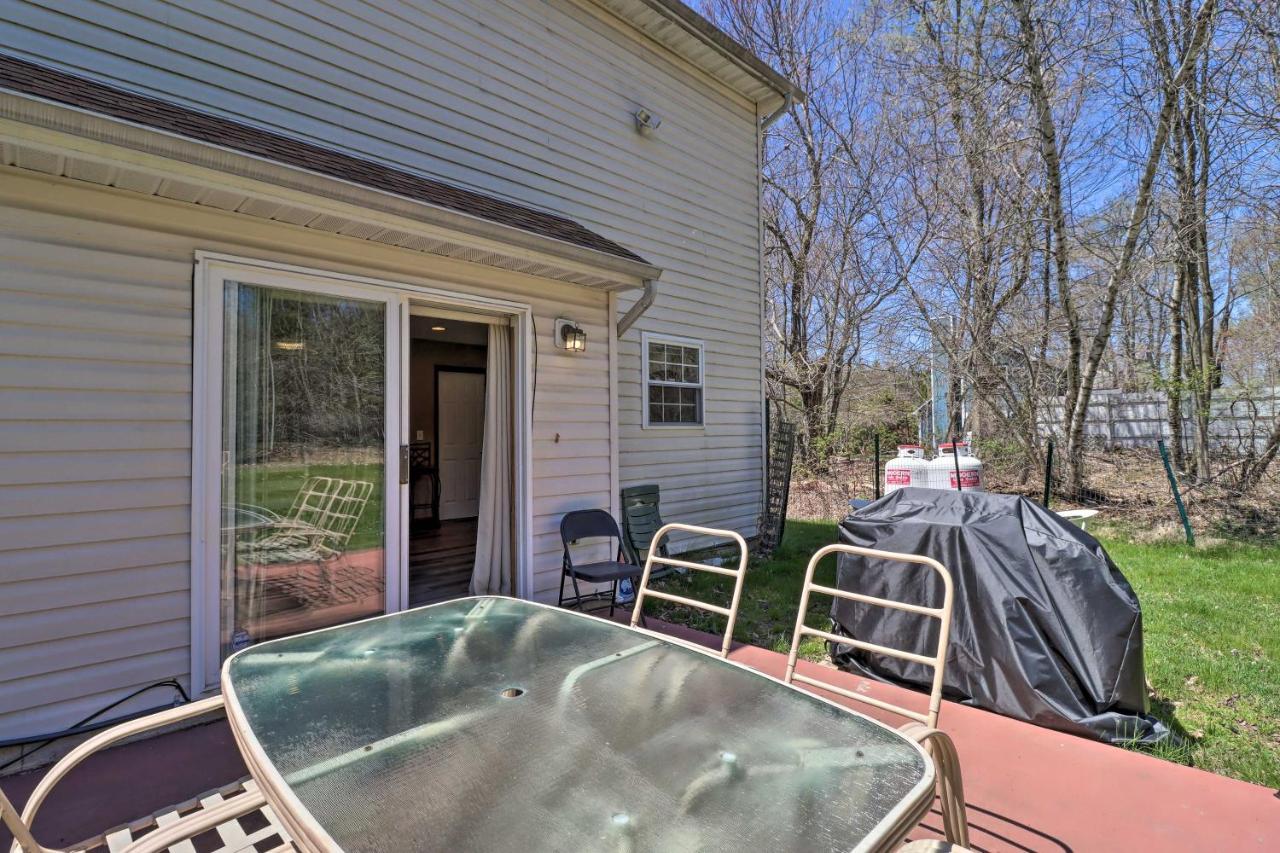 Colonial House In Quiet Area Near Camelback Resort Pocono Summit Exterior photo