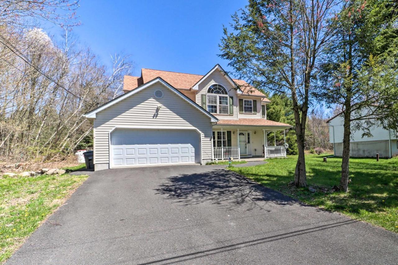 Colonial House In Quiet Area Near Camelback Resort Pocono Summit Exterior photo