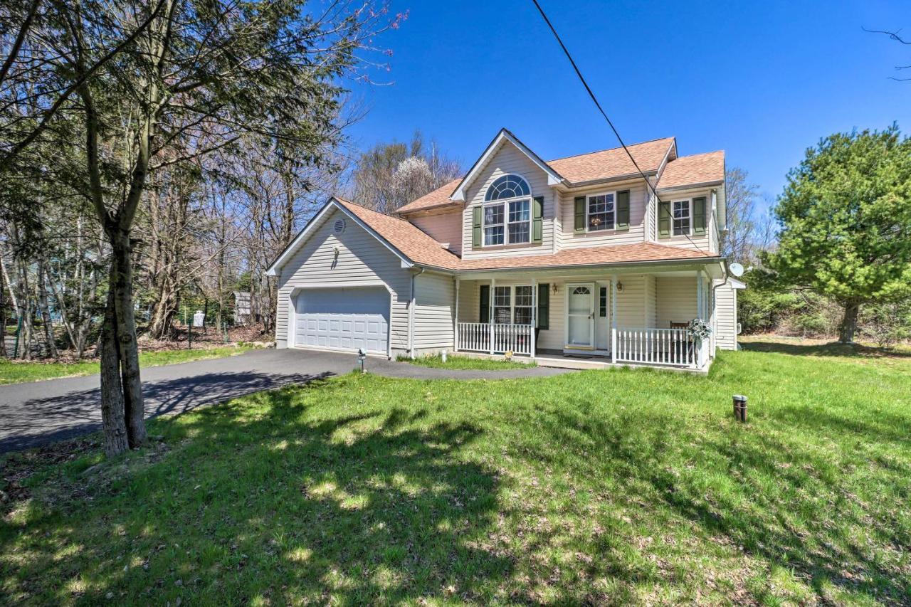 Colonial House In Quiet Area Near Camelback Resort Pocono Summit Exterior photo